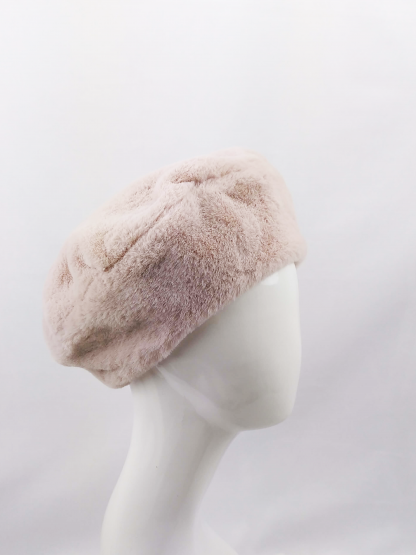 Plüschige Faux Fur Mütze von Grevi Atelier rosa